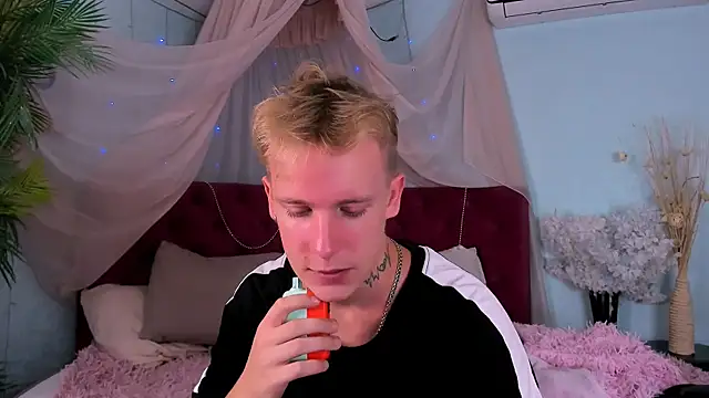  AlexHot  online show from 08/08/26, 05:20