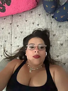 Lauren Bond online show from 08/04/26, 07:38