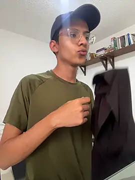 ItsVelour online show from 08/04/26, 05:59