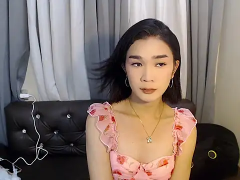 expensive nadia online show from 08/04/26, 03:53