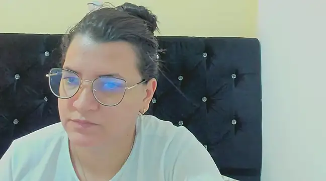 Snapshot of MARILYN_GARCIA chatting on 12/17/24, 04:32 MARILYN GARCIA online show from 12/17/24, 04:32