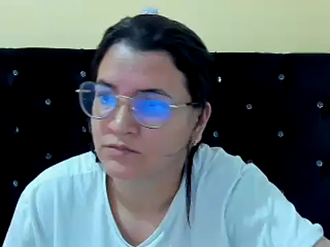 Snapshot of MARILYN_GARCIA chatting on 12/18/24, 03:55 MARILYN GARCIA online show from 12/18/24, 03:55