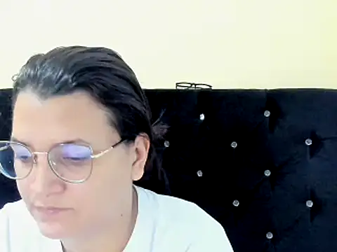 Snapshot of MARILYN_GARCIA chatting on 12/22/24, 02:27 MARILYN GARCIA online show from 12/22/24, 02:27