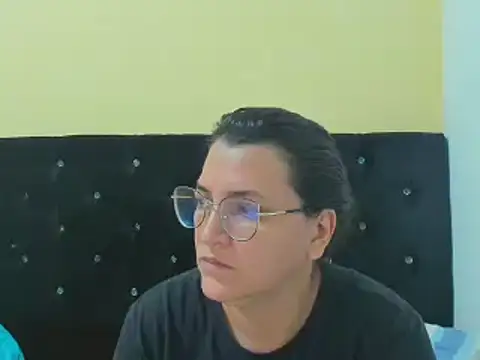 Snapshot of MARILYN_GARCIA chatting on 12/23/24, 06:27 MARILYN GARCIA online show from 12/23/24, 06:27