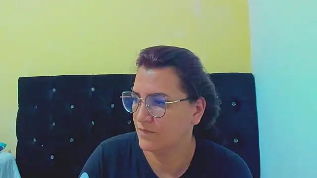 Snapshot of MARILYN_GARCIA chatting on 12/28/24, 10:34 MARILYN GARCIA online show from 12/28/24, 10:34