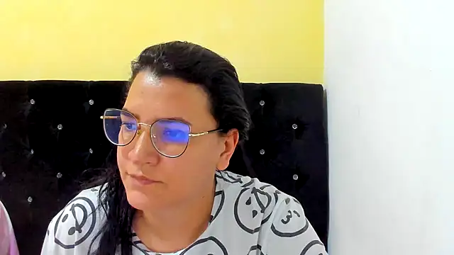 Snapshot of MARILYN_GARCIA chatting on 01/03/25, 09:15 MARILYN GARCIA online show from 01/03/25, 09:15