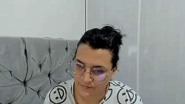 Snapshot of MARILYN_GARCIA chatting on 01/27/25, 10:27 MARILYN GARCIA online show from 01/27/25, 10:27