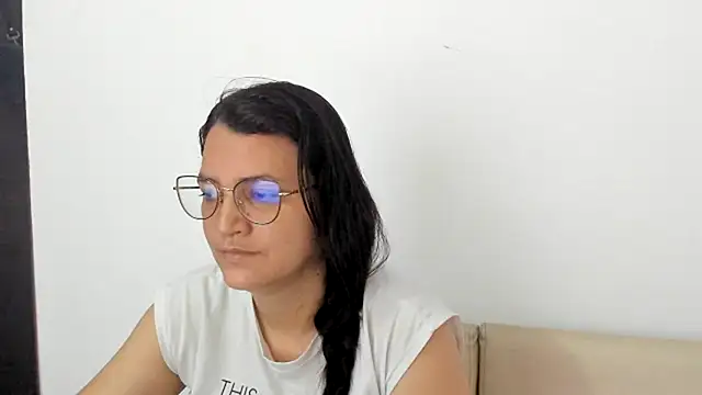 Snapshot of MARILYN_GARCIA chatting on 02/22/25, 03:58 MARILYN GARCIA online show from 02/22/25, 03:58