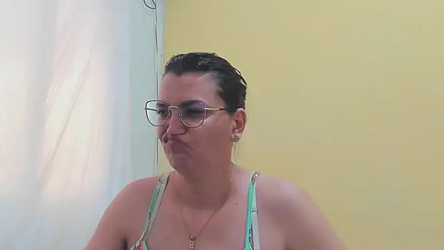 Snapshot of MARILYN_GARCIA chatting on 03/10/25, 04:14 MARILYN GARCIA online show from 03/10/25, 04:14