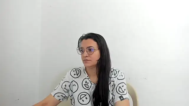 Snapshot of MARILYN_GARCIA chatting on 09/10/25, 01:33 MARILYN GARCIA online show from 09/10/25, 01:33