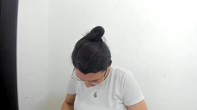 Snapshot of MARILYN_GARCIA chatting on 09/13/25, 01:33 MARILYN GARCIA online show from 09/13/25, 01:33