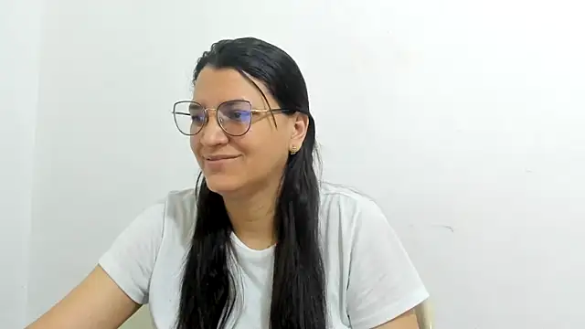 Snapshot of MARILYN_GARCIA chatting on 09/27/25, 10:59 MARILYN GARCIA online show from 09/27/25, 10:59