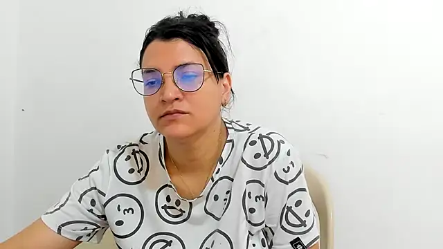 Snapshot of MARILYN_GARCIA chatting on 09/28/25, 02:55 MARILYN GARCIA online show from 09/28/25, 02:55