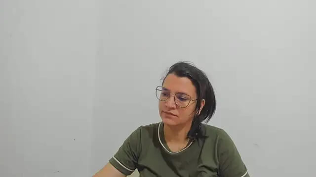 Snapshot of MARILYN_GARCIA chatting on 10/04/25, 01:42 MARILYN GARCIA online show from 10/04/25, 01:42