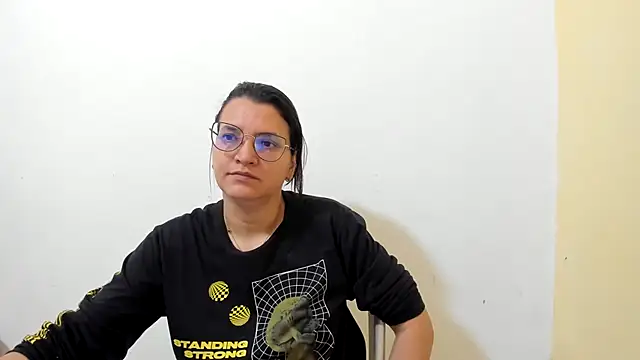 Snapshot of MARILYN_GARCIA chatting on 10/11/25, 02:15 MARILYN GARCIA online show from 10/11/25, 02:15