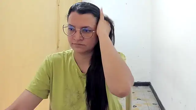 Snapshot of MARILYN_GARCIA chatting on 10/18/25, 02:07 MARILYN GARCIA online show from 10/18/25, 02:07