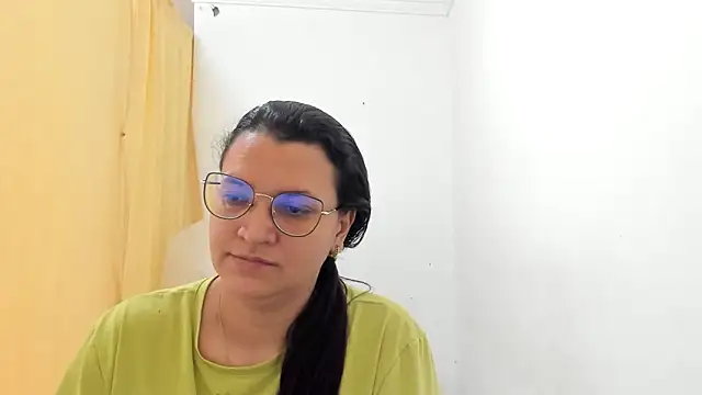 Snapshot of MARILYN_GARCIA chatting on 10/23/25, 02:16 MARILYN GARCIA online show from 10/23/25, 02:16