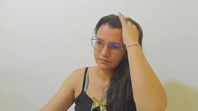 Snapshot of MARILYN_GARCIA chatting on 10/27/25, 12:53 MARILYN GARCIA online show from 10/27/25, 12:53