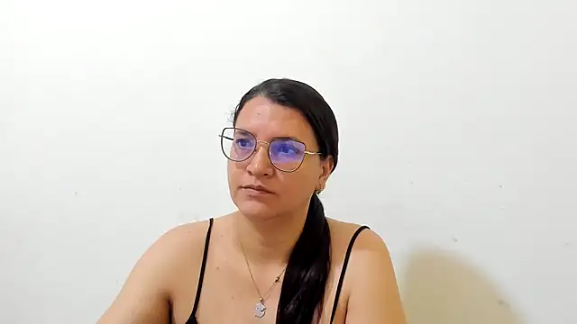 Snapshot of MARILYN_GARCIA chatting on 10/28/25, 12:30 MARILYN GARCIA online show from 10/28/25, 12:30