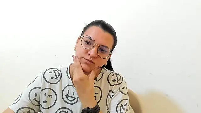 Snapshot of MARILYN_GARCIA chatting on 11/06/25, 03:02 MARILYN GARCIA online show from 11/06/25, 03:02