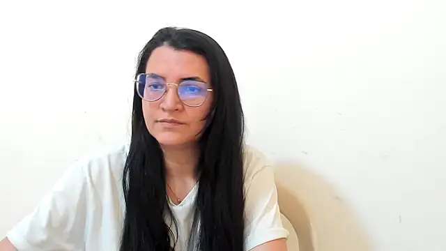 Snapshot of MARILYN_GARCIA chatting on 11/10/25, 04:06 MARILYN GARCIA online show from 11/10/25, 04:06