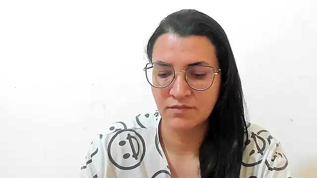 Snapshot of MARILYN_GARCIA chatting on 11/12/25, 03:23 MARILYN GARCIA online show from 11/12/25, 03:23