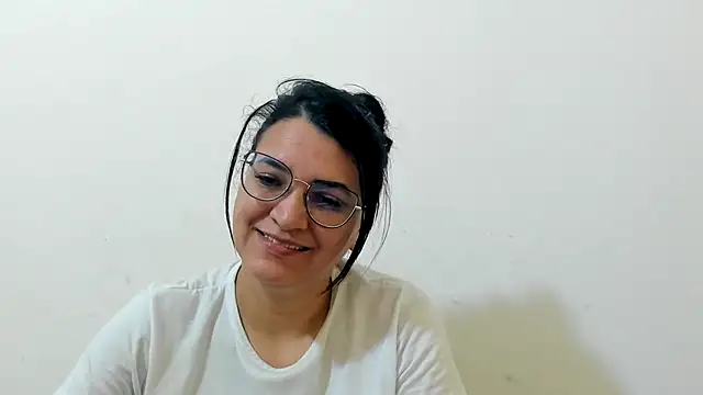 Snapshot of MARILYN_GARCIA chatting on 11/19/25, 04:07 MARILYN GARCIA online show from 11/19/25, 04:07