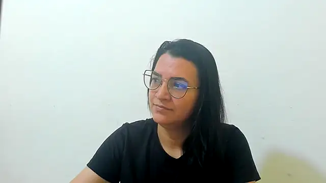 Snapshot of MARILYN_GARCIA chatting on 11/20/25, 01:33 MARILYN GARCIA online show from 11/20/25, 01:33