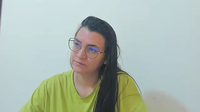 Snapshot of MARILYN_GARCIA chatting on 12/01/25, 03:39 MARILYN GARCIA online show from 12/01/25, 03:39