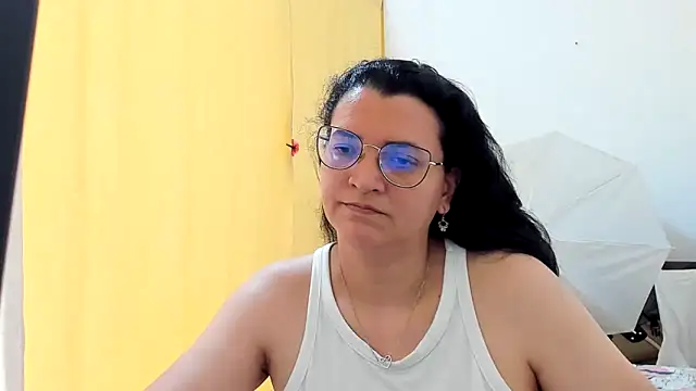MARILYN GARCIA online show from 05/22/26, 05:18
