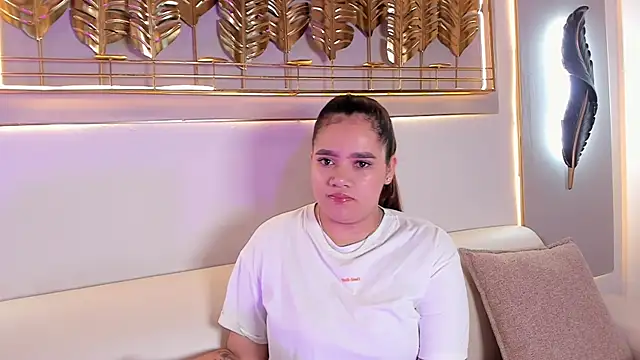 saharawalker  online show from 08/06/26, 12:18