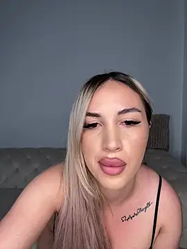 CurvyBlondiee online show from 08/06/26, 10:44