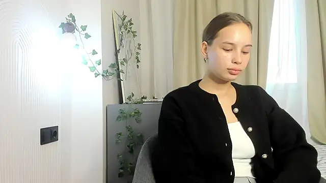 MedaRiesenweber online show from 08/07/26, 03:36