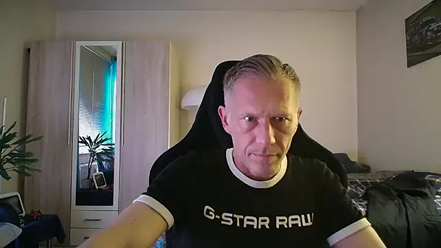 Snapshot of slaveboy2016@xh chatting on 06/01/26, 06:53 slaveboy2016xh online show from 06/01/26, 06:53