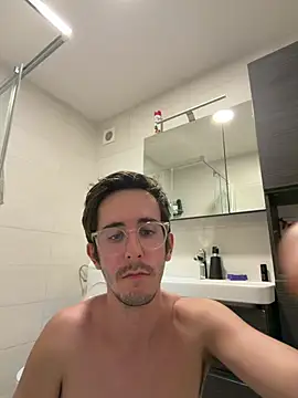 skinnyguy318 online show from 08/08/26, 01:57