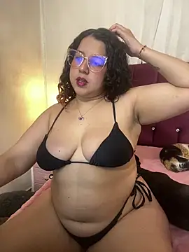 Snapshot of shara_ chatting on 12/20/24, 03:25 shara online show from 12/20/24, 03:25