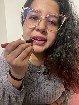 Snapshot of shara_ chatting on 02/27/25, 01:38 shara online show from 02/27/25, 01:38