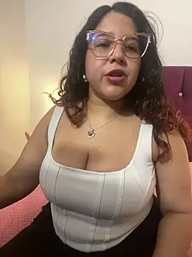 Snapshot of shara_ chatting on 02/28/25, 03:48 shara online show from 02/28/25, 03:48