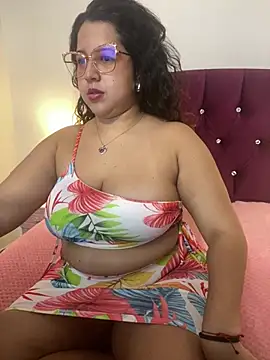 Snapshot of shara_ chatting on 03/01/25, 02:48 shara online show from 03/01/25, 02:48