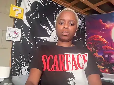 SimoneSavage online show from 11/08/25, 03:29