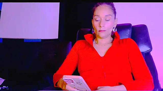  thamara25 online show from 10/28/25, 11:29