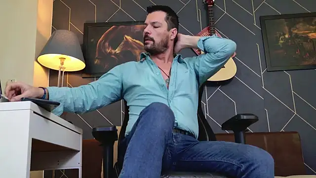 ChrisKox online show from 12/21/25, 02:13