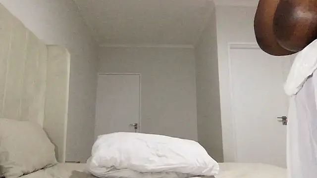 xBUSTY CANDYx online show from 01/24/25, 11:23