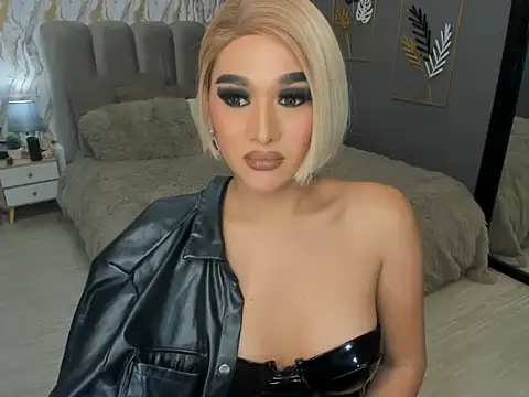 LegendaryNicole online show from 10/01/25, 08:20