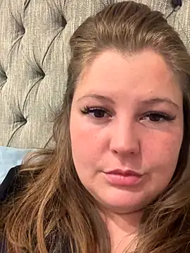 Snapshot of BootyLola chatting on 10/10/25, 08:19 BootyLola online show from 10/10/25, 08:19