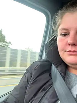 Snapshot of BootyLola chatting on 10/29/25, 09:33 BootyLola online show from 10/29/25, 09:33