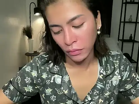 your bianca69 online show from 02/18/25, 06:04