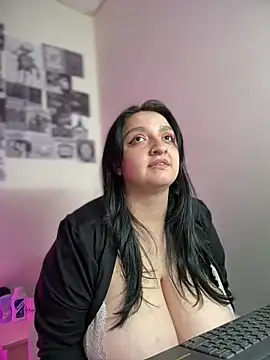 aliceayres797 online show from 06/28/26, 04:13