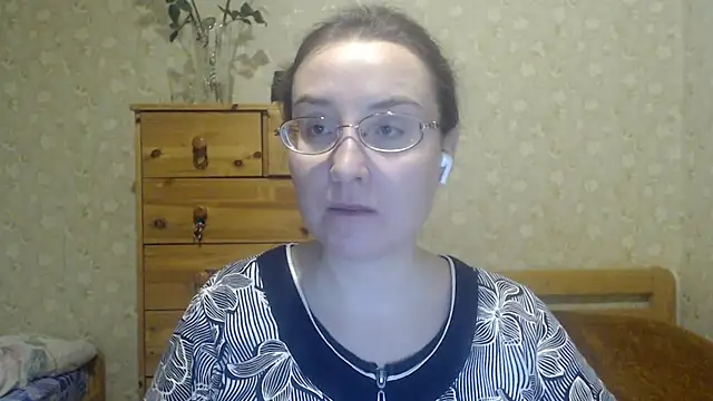 Snapshot of Smart_Rose chatting on 02/07/25, 01:15 Smart Rose online show from 02/07/25, 01:15