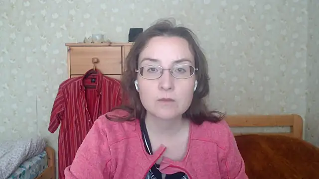 Snapshot of Smart_Rose chatting on 03/05/25, 12:00 Smart Rose online show from 03/05/25, 12:00